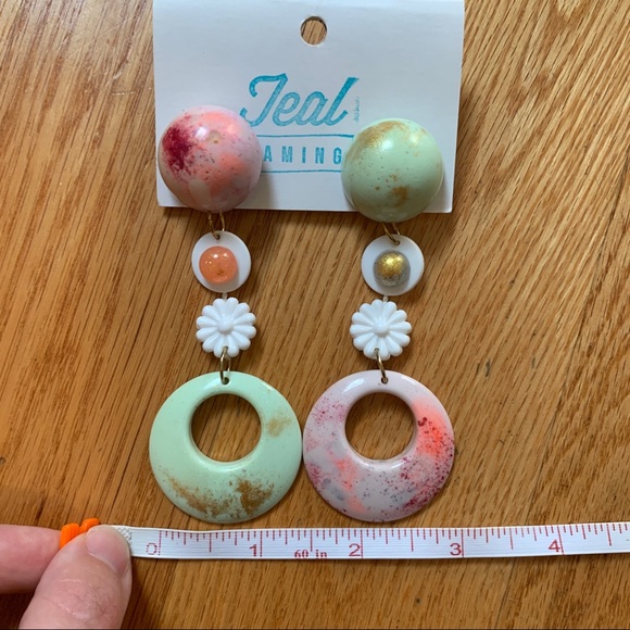 Handmade vintage upcycled resin galaxy earrings - Picture 4 of 7